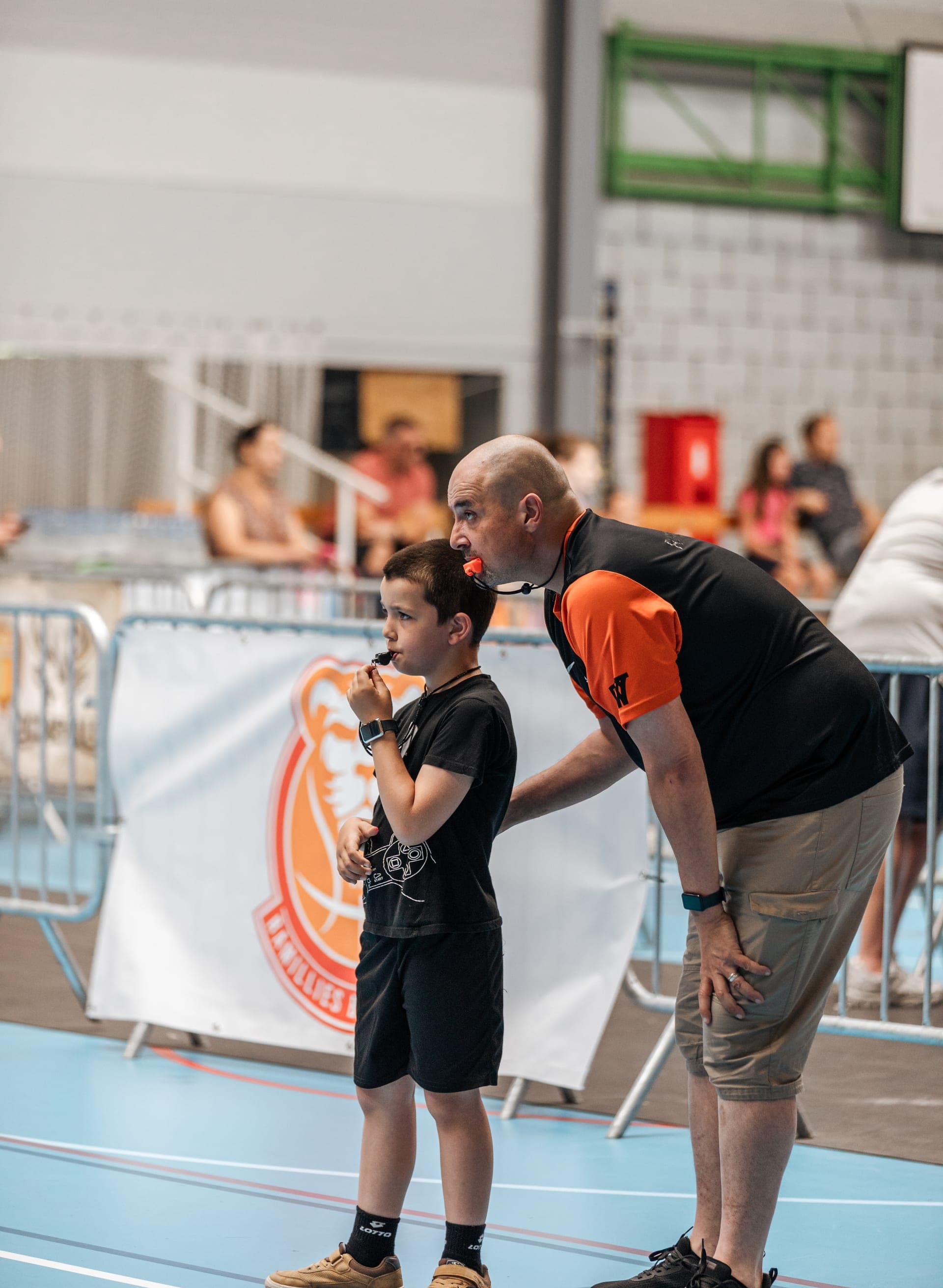 Phase de défense en mouvement sur le terrain — reportage tournoi de basket Aurore Clercq Photographie